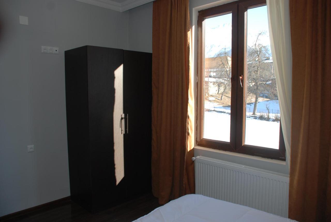 Monte Bianco Bed & Breakfast Mestia Exterior photo